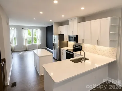 658 Uwharrie River Road Charlotte NC 28211