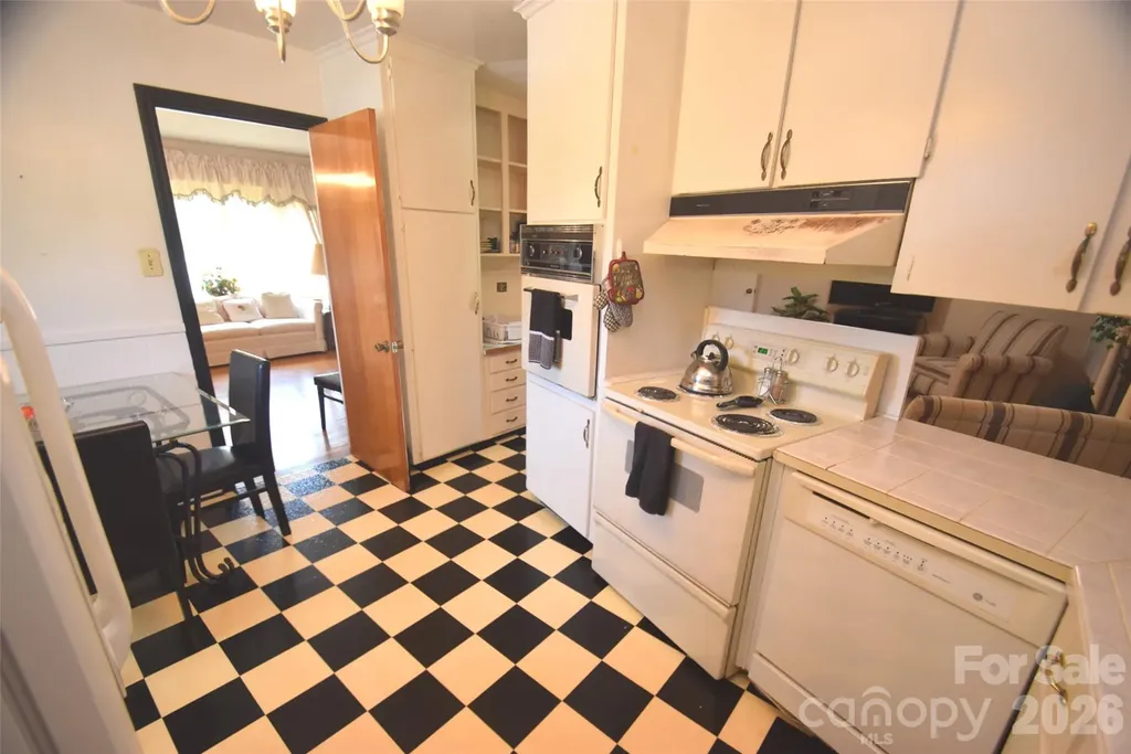 531 Seneca Place Charlotte NC 28210