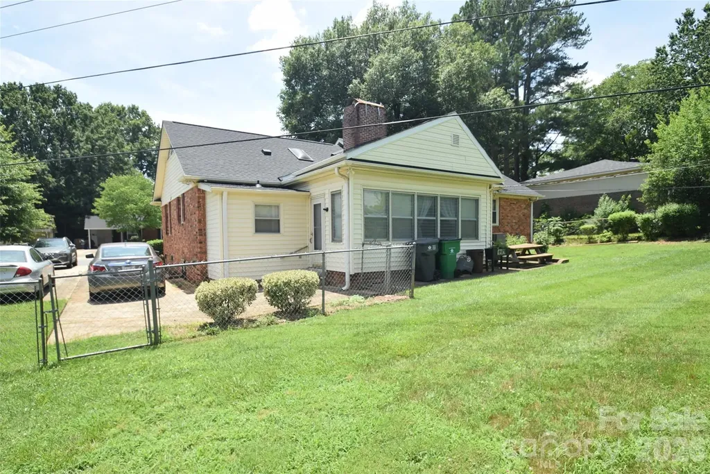531 Seneca Place Charlotte NC 28210