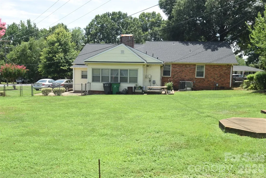 531 Seneca Place Charlotte NC 28210