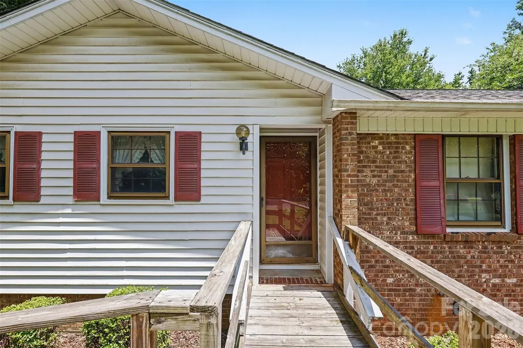 821 Ferrell Avenue Charlotte NC 28216