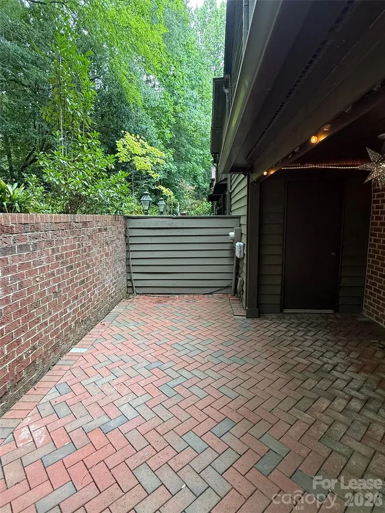 7434 Newmans Lane Charlotte NC 28270