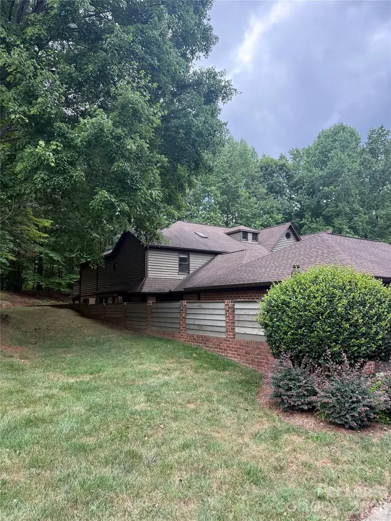 7434 Newmans Lane Charlotte NC 28270