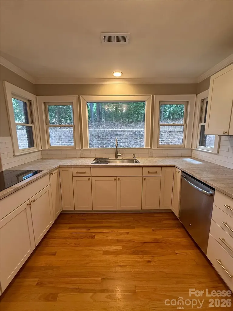 7434 Newmans Lane Charlotte NC 28270