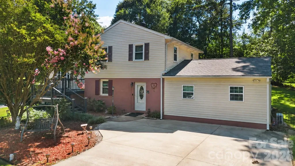 7132 Clear Crossing Lane Charlotte NC 28227