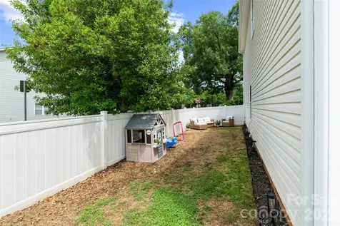 7102 Mclothian Lane Huntersville NC 28078