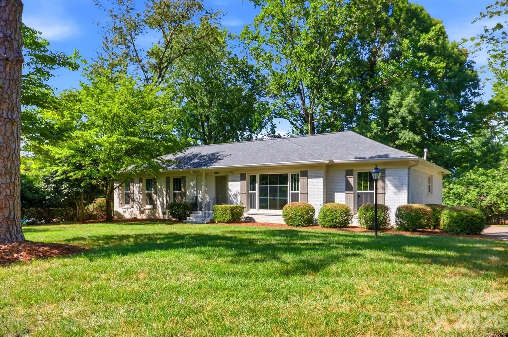 8115 Knollbrook Drive Charlotte NC 28270