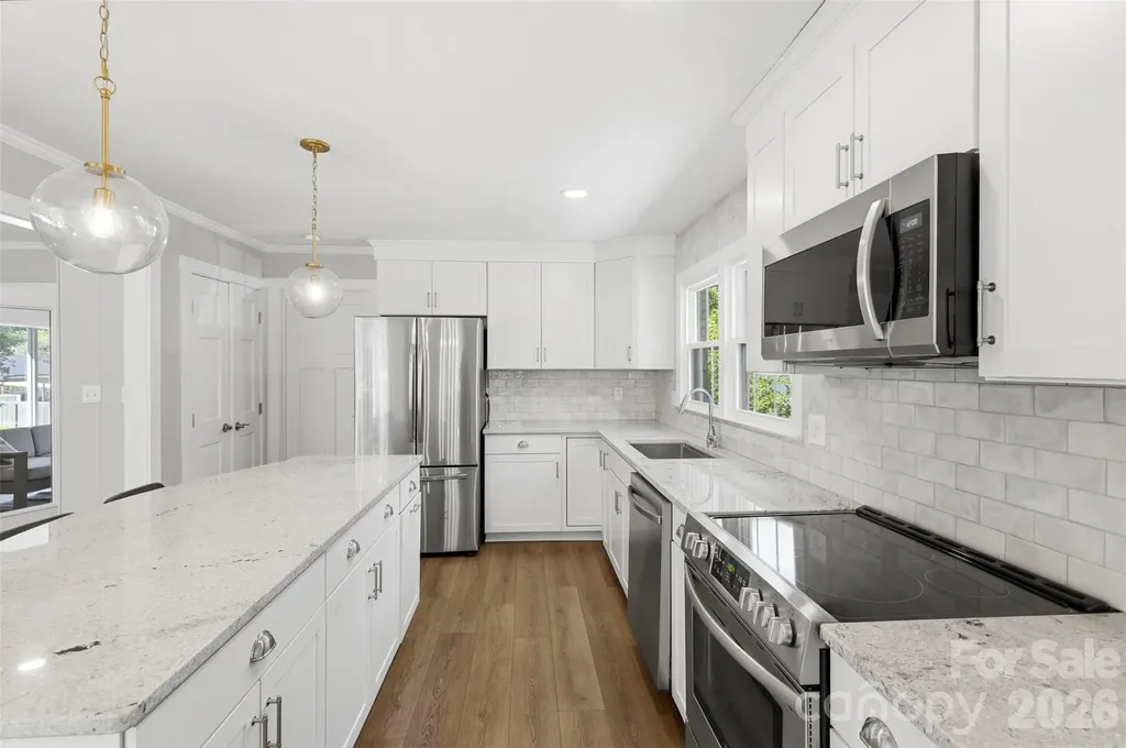 8115 Knollbrook Drive Charlotte NC 28270