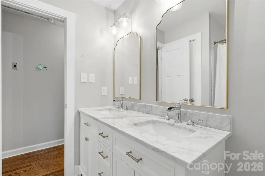 8115 Knollbrook Drive Charlotte NC 28270