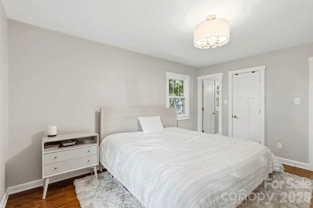 8115 Knollbrook Drive Charlotte NC 28270