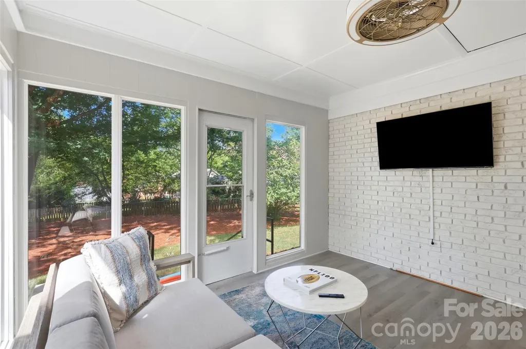 8115 Knollbrook Drive Charlotte NC 28270