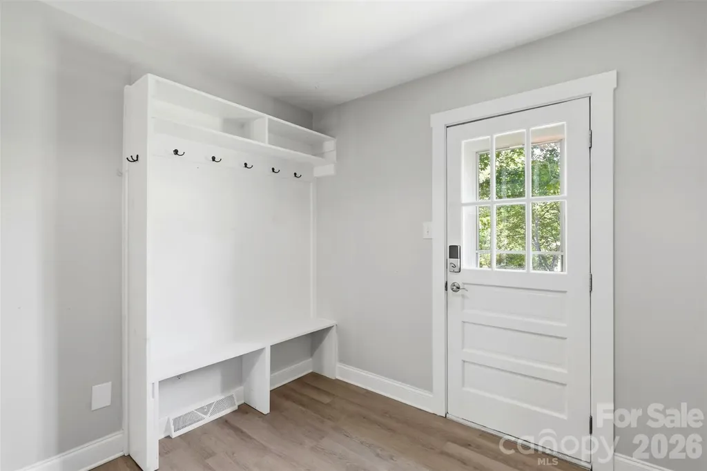 8115 Knollbrook Drive Charlotte NC 28270