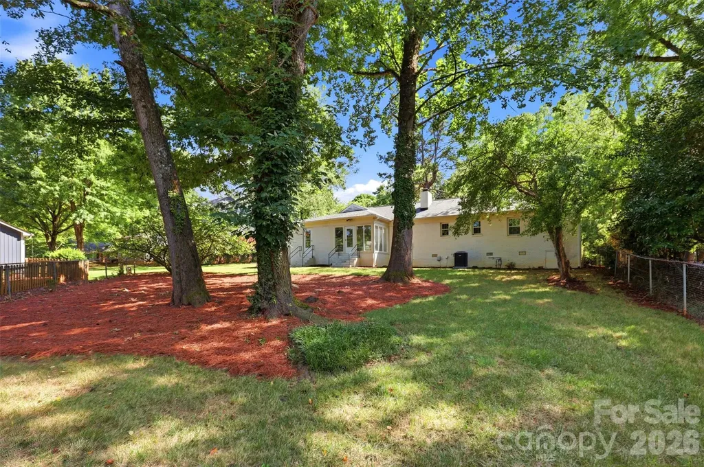 8115 Knollbrook Drive Charlotte NC 28270