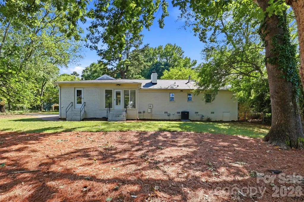 8115 Knollbrook Drive Charlotte NC 28270