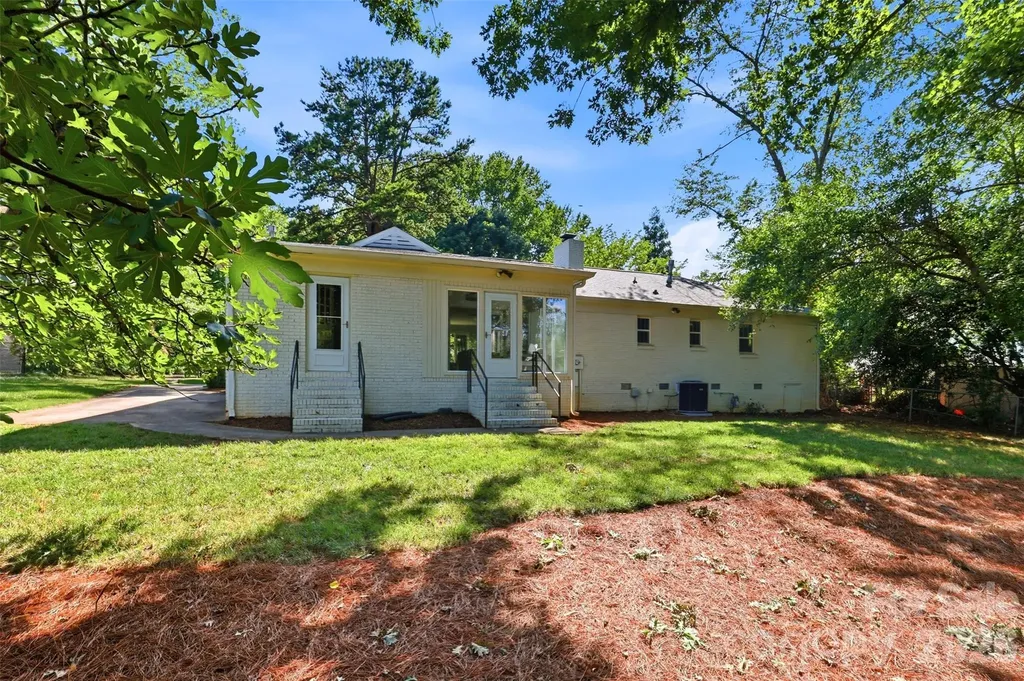 8115 Knollbrook Drive Charlotte NC 28270