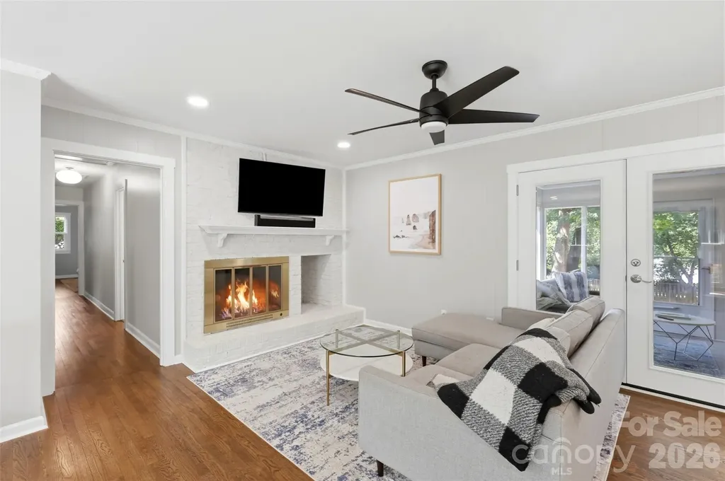 8115 Knollbrook Drive Charlotte NC 28270