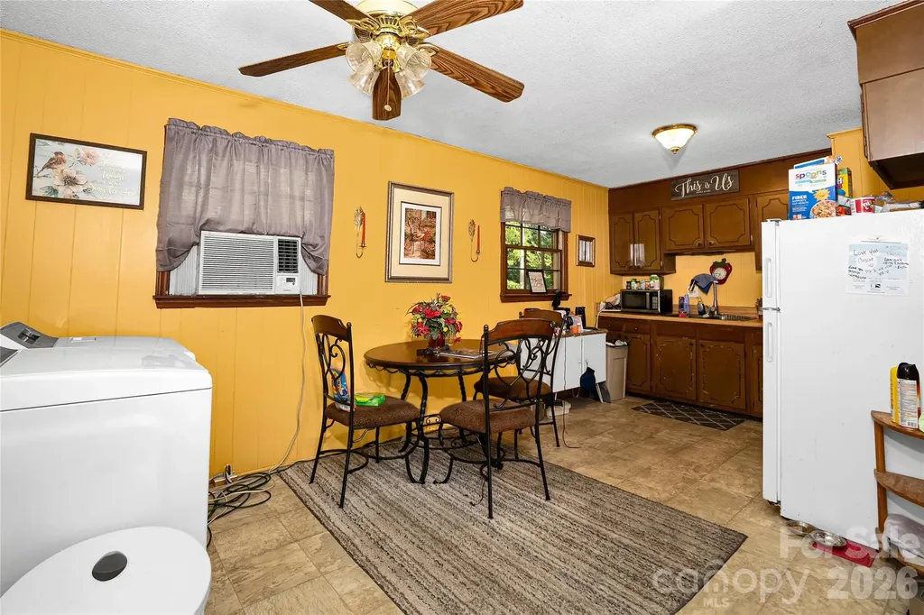 308 S Pine Street Dallas NC 28034