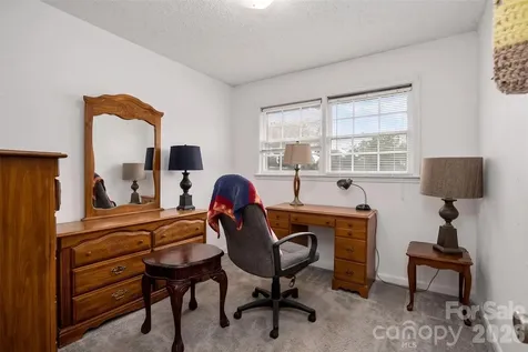 308 S Pine Street Dallas NC 28034