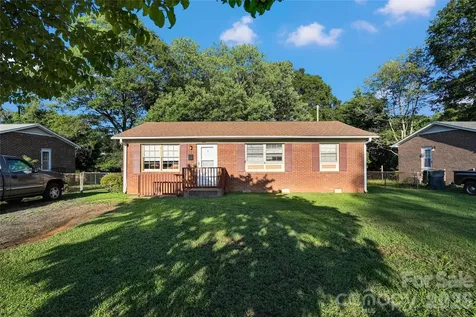 308 S Pine Street Dallas NC 28034