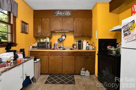 308 S Pine Street Dallas NC 28034