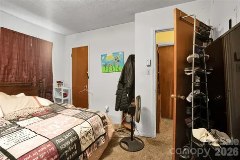 308 S Pine Street Dallas NC 28034