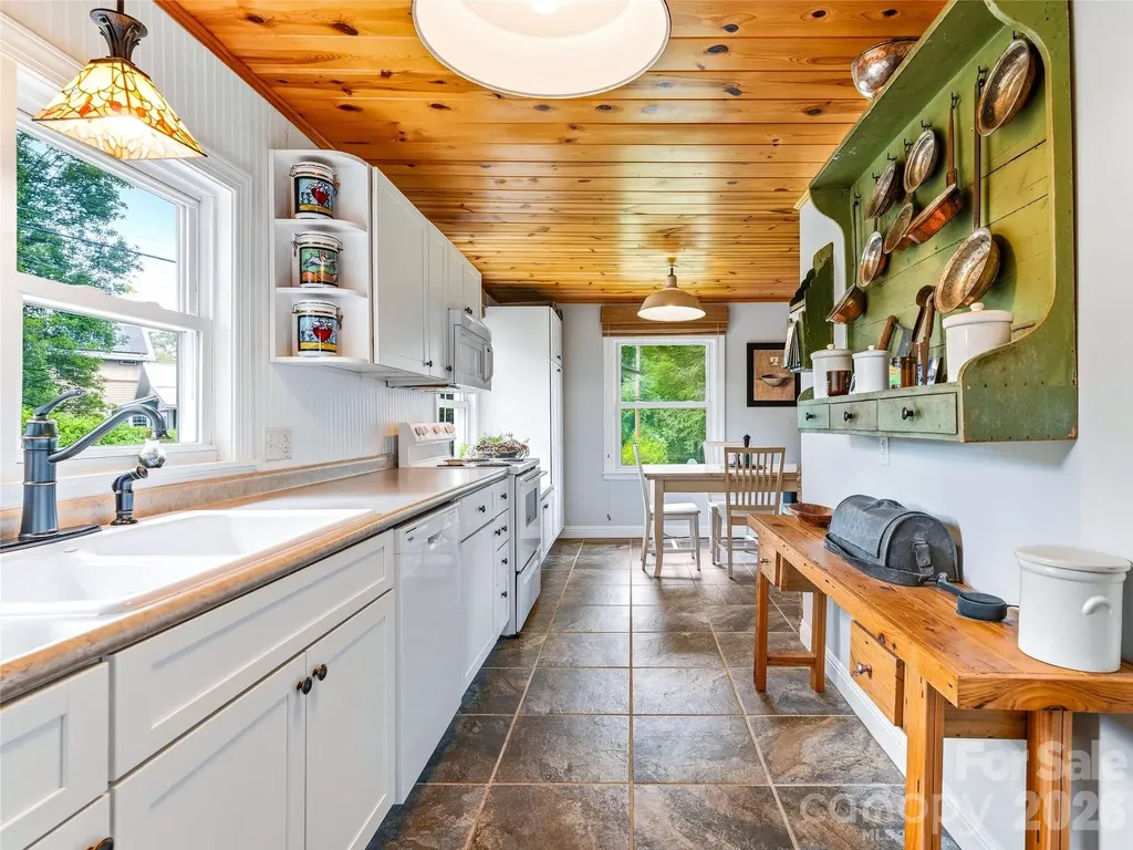 57 Langwell Avenue Asheville NC 28806