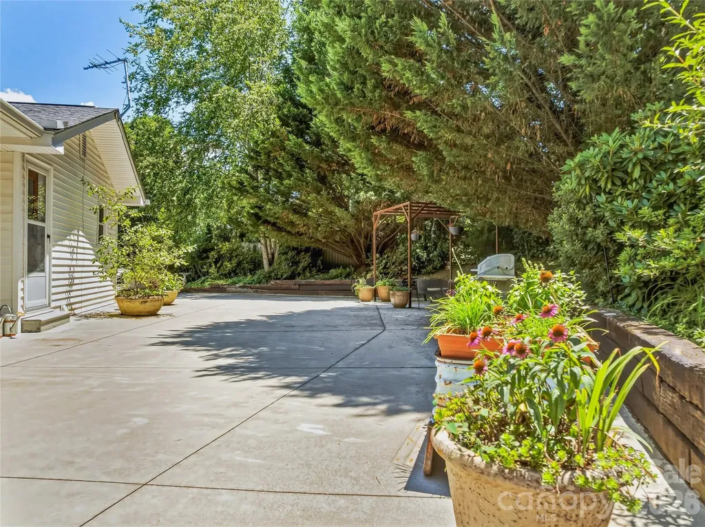 57 Langwell Avenue Asheville NC 28806