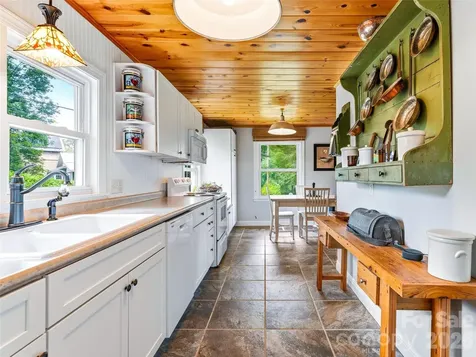 57 Langwell Avenue Asheville NC 28806