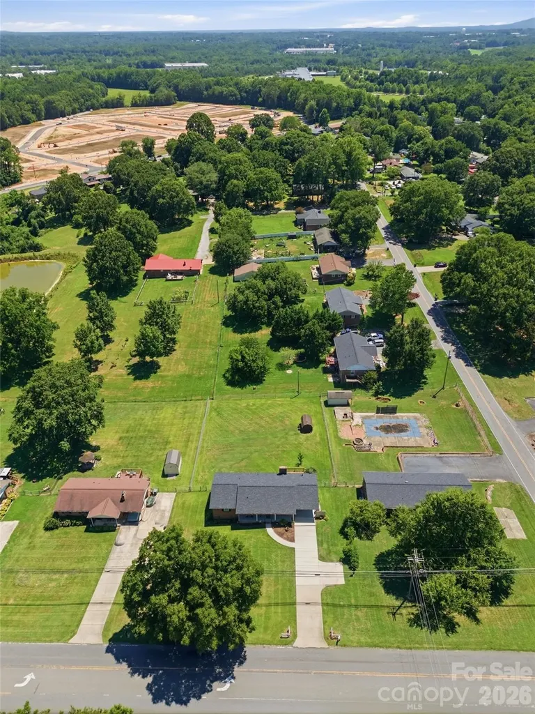 1515 Dallas Cherryville Highway Dallas NC 28034
