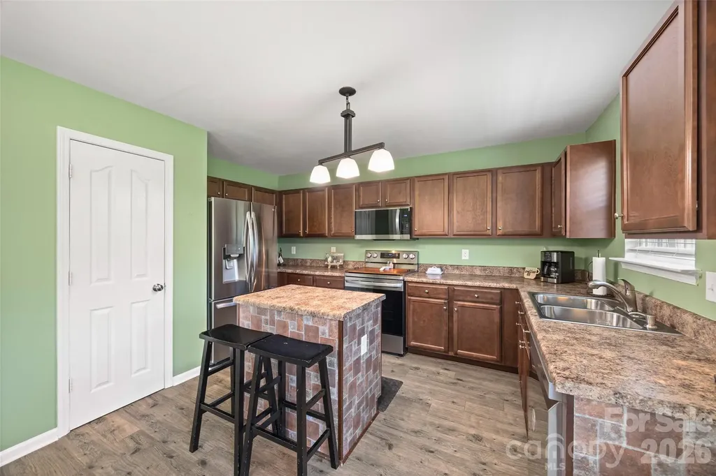 1772 Eastway Drive Dallas NC 28034