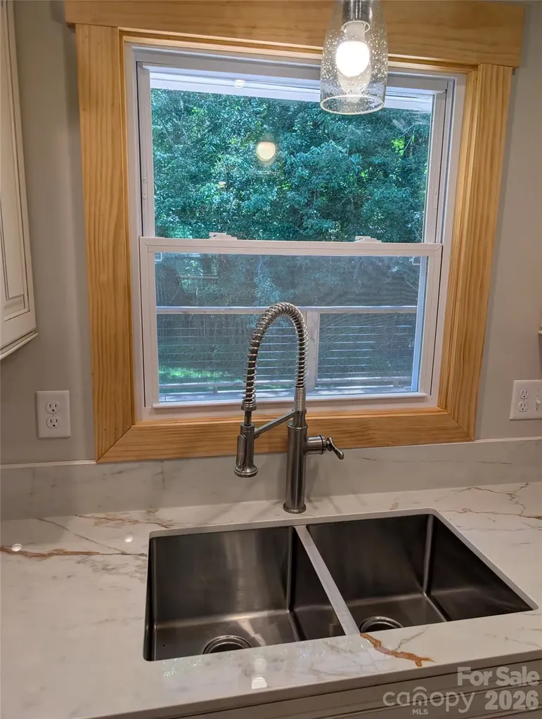 522 Brandon Road Black Mountain NC 28711