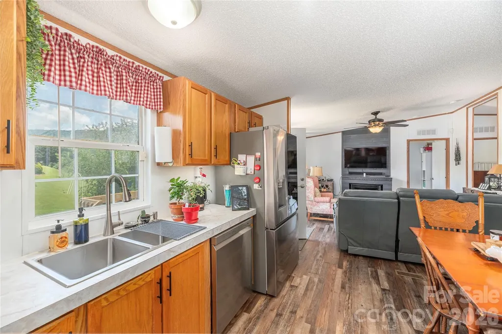 40 Farmstead Road Leicester NC 28748