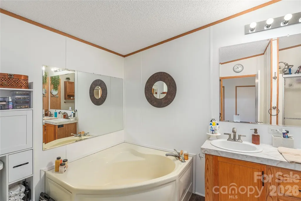 40 Farmstead Road Leicester NC 28748