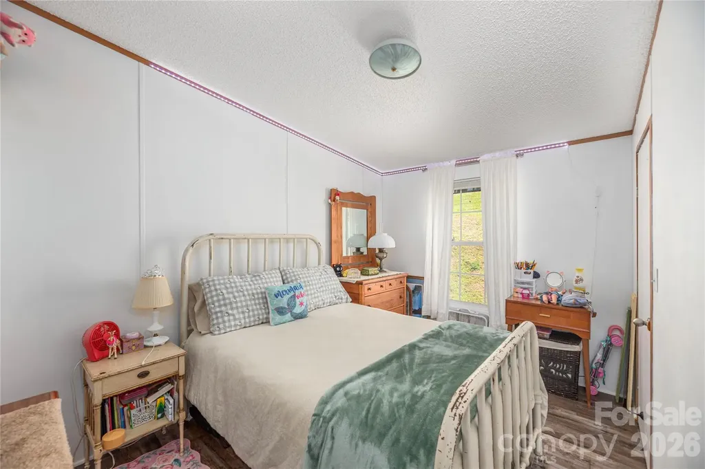 40 Farmstead Road Leicester NC 28748