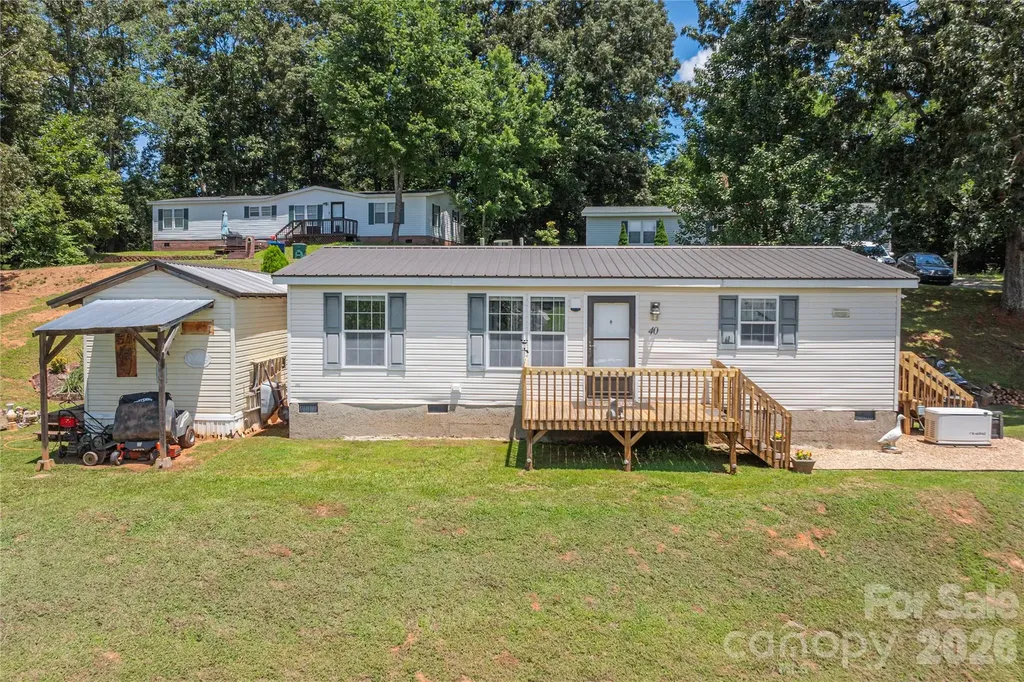 40 Farmstead Road Leicester NC 28748