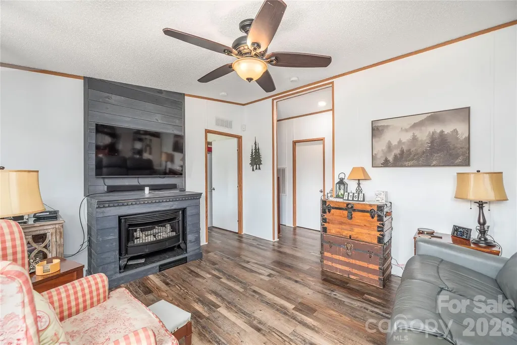 40 Farmstead Road Leicester NC 28748