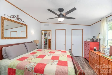 40 Farmstead Road Leicester NC 28748