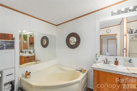 40 Farmstead Road Leicester NC 28748