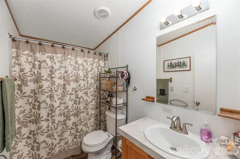40 Farmstead Road Leicester NC 28748