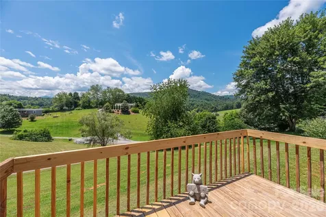40 Farmstead Road Leicester NC 28748