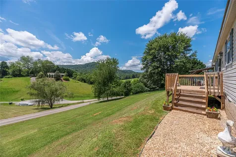 40 Farmstead Road Leicester NC 28748