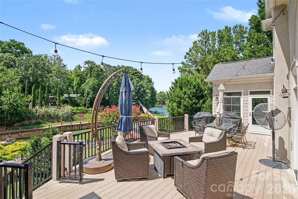 21300 Blakely Shores Drive Cornelius NC 28031