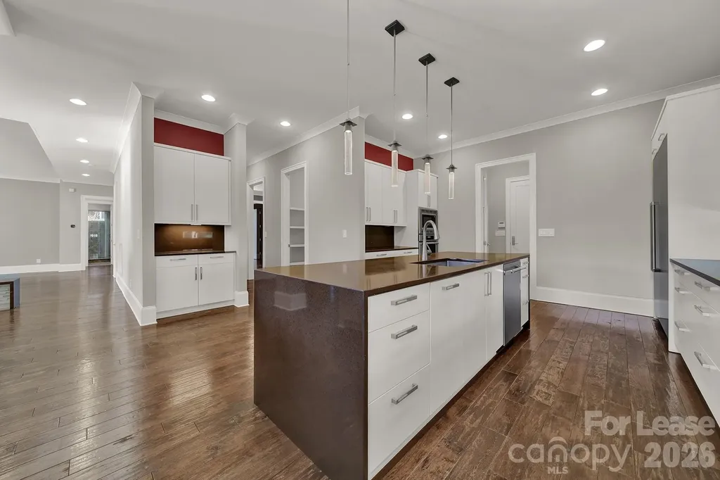 2011 Sharon Avenue Charlotte NC 28211