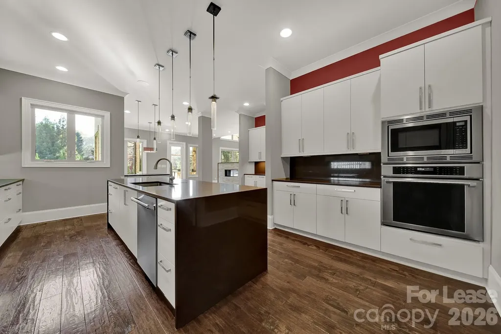 2011 Sharon Avenue Charlotte NC 28211