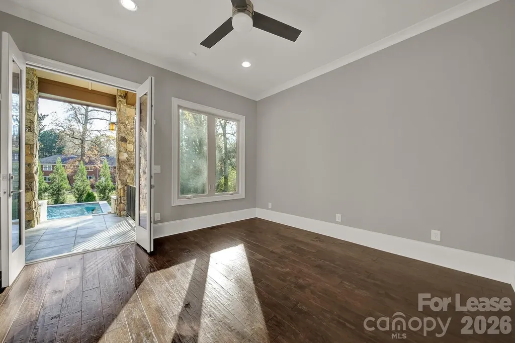 2011 Sharon Avenue Charlotte NC 28211