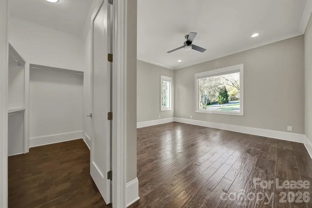 2011 Sharon Avenue Charlotte NC 28211
