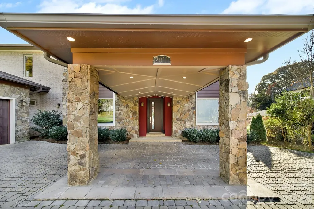 2011 Sharon Avenue Charlotte NC 28211