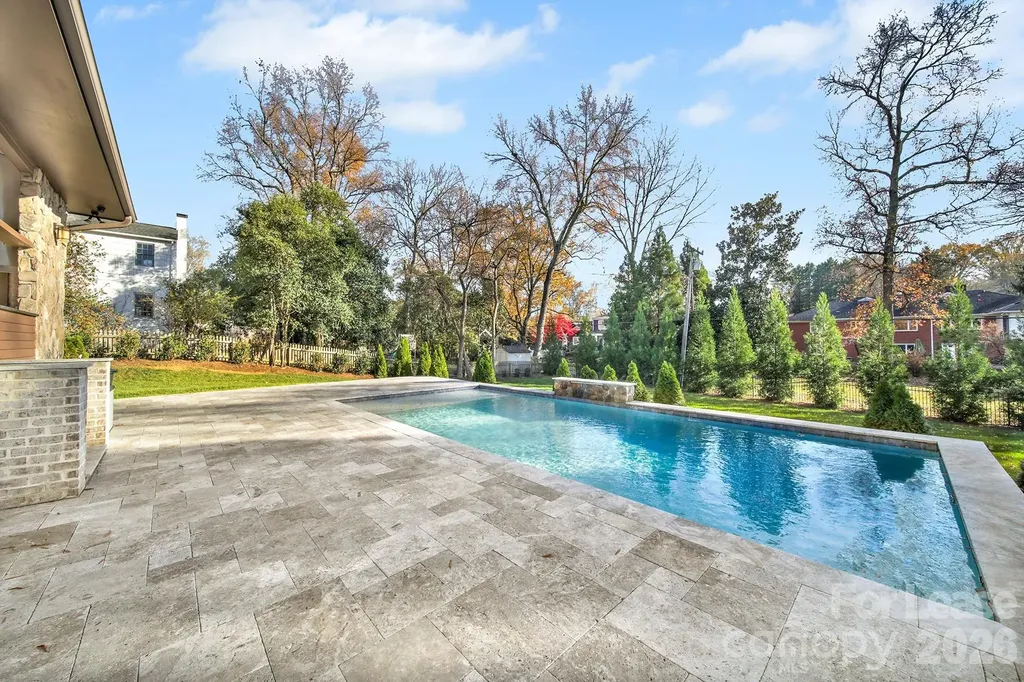 2011 Sharon Avenue Charlotte NC 28211