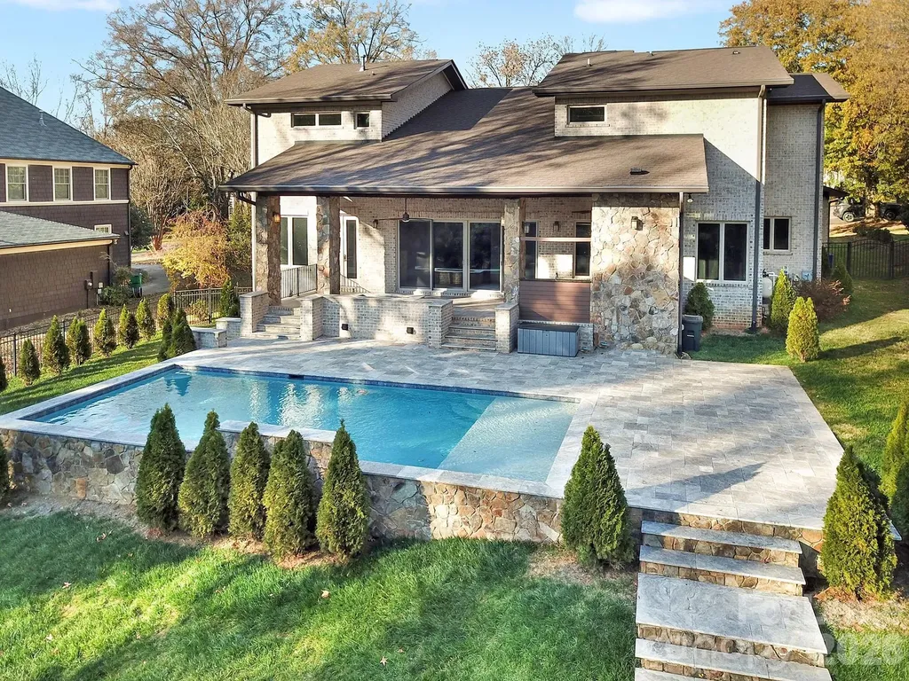 2011 Sharon Avenue Charlotte NC 28211