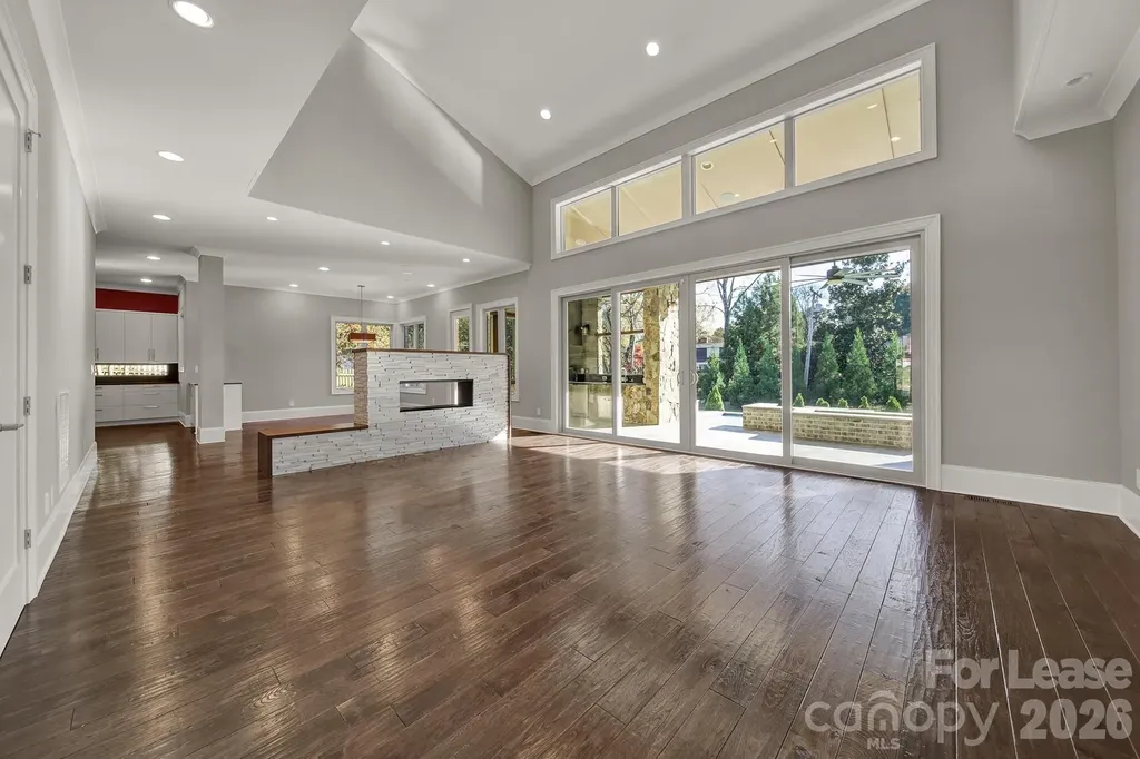 2011 Sharon Avenue Charlotte NC 28211